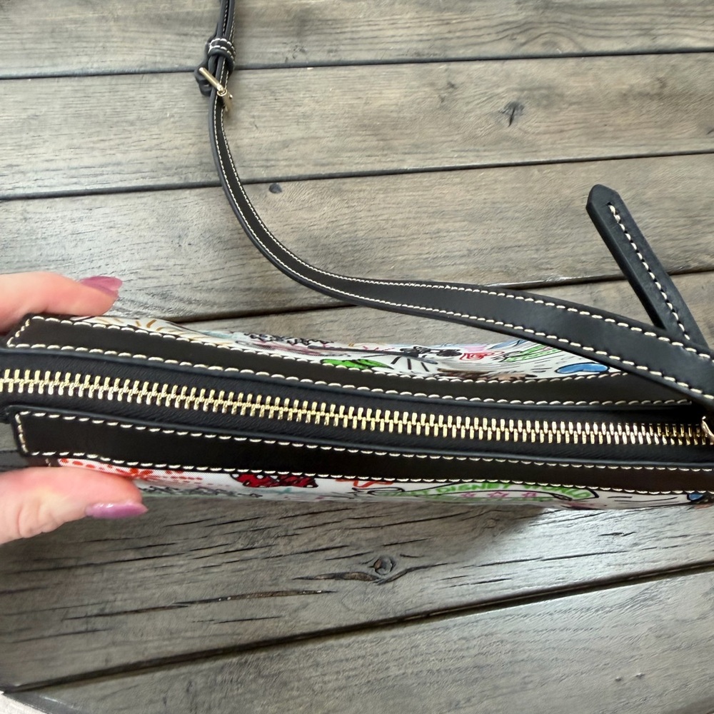 Dooney & Bourke Disney Crossbody Bag - Black and Multicolor NWOT - Picture 6 of 12